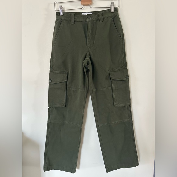 Aritzia TNA Olive Green Cargo Pants Women’s Size 2 - Picture 3 of 10